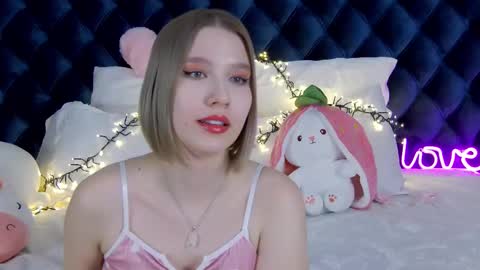 LiliLinn online show from 03.03.25