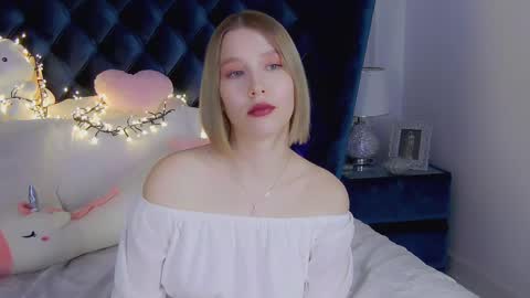 LiliLinn online show from 03.08.25