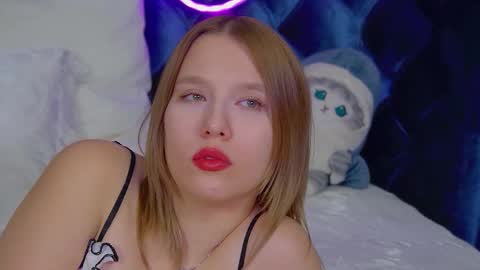 LiliLinn online show from 11.22.25