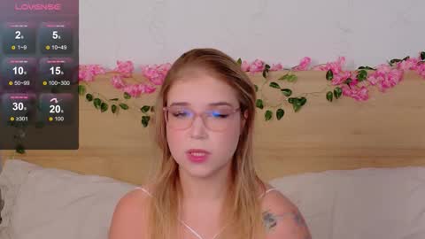 Snapshot of lilith_bonheur chatting on 10.27.25 Lilith Bonheur online show from 10.27.25