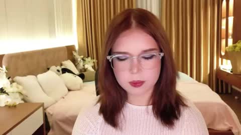 Snapshot of lilith_bonheur chatting on 05.12.26 Lilith Bonheur online show from 05.12.26