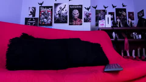 Snapshot of lilith_deveraux_ chatting on 06.05.26 MISTRESS LILITH online show from 06.05.26
