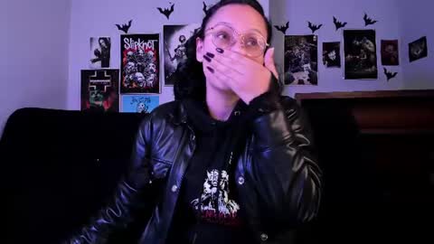 Snapshot of lilith_deveraux_ chatting on 06.08.26 MISTRESS LILITH online show from 06.08.26