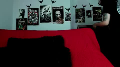 Snapshot of lilith_deveraux_ chatting on 06.12.26 MISTRESS LILITH online show from 06.12.26