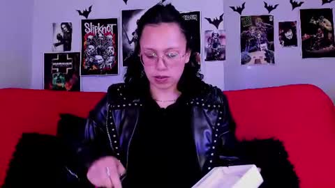 Snapshot of lilith_deveraux_ chatting on 06.13.26 MISTRESS LILITH online show from 06.13.26