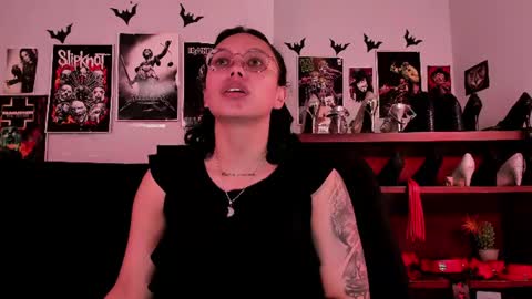 Snapshot of lilith_deveraux_ chatting on 06.23.26 MISTRESS LILITH online show from 06.23.26