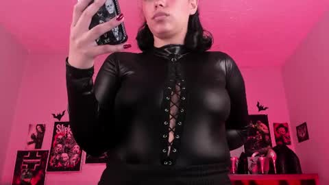 Snapshot of lilith_deveraux_ chatting on 07.17.26 MISTRESS LILITH online show from 07.17.26