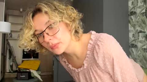 Snapshot of lilith_lutherlow chatting on 02.14.26 lilith online show from 02.14.26