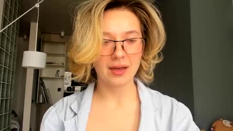 Snapshot of lilith_lutherlow chatting on 03.26.26 lilith online show from 03.26.26