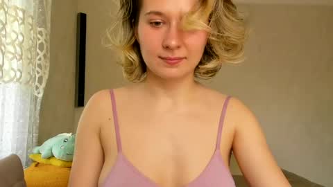 Snapshot of lilith_lutherlow chatting on 05.17.26 lilith online show from 05.17.26