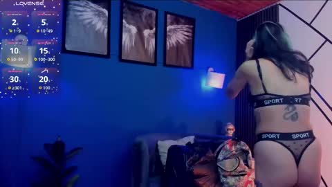 Snapshot of lilith_morgan01 chatting on 09.30.25 lilith_morgan01 online show from 09.30.25