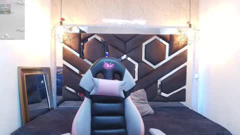 Snapshot of lilith_nv chatting on 10.23.25 Lilith online show from 10.23.25