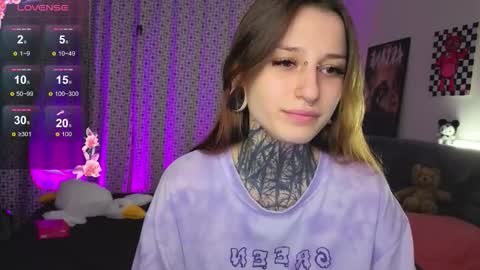 Snapshot of lilith_poison chatting on 10.08.25 lilith_poison online show from 10.08.25