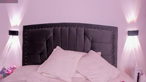 lilith_thompson online show from 10.24.25