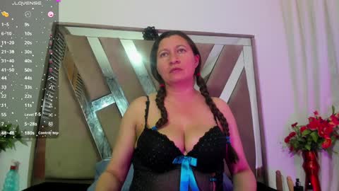 liliINDEPENDENT MODEL online show from 12.02.24