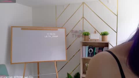 Snapshot of lilith_vamp chatting on 10.17.25 LILITH 200 LIKES   Thursday Clown Costume M online show from 10.17.25