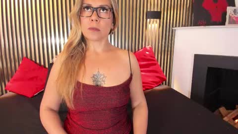 Snapshot of lilithbonnet chatting on 10.11.25   online show from 10.11.25