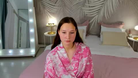 lilithgloww online show from 11.14.25