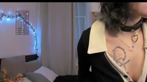 Snapshot of lilithlunna chatting on 02.02.25 Lilith online show from 02.02.25