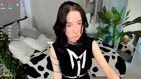 Snapshot of lilithlunna chatting on 09.14.25 Lilith online show from 09.14.25