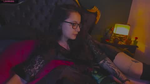 Snapshot of lilithmystic01 chatting on 10.23.25 lilithmystic01 online show from 10.23.25