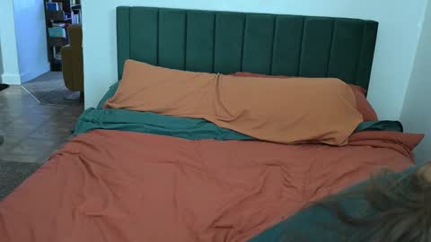 L online show from 10.18.25