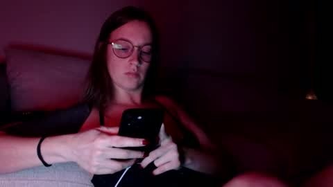 Snapshot of liljbby chatting on 11.06.25 Jay please help me reach 50 thumbs up online show from 11.06.25