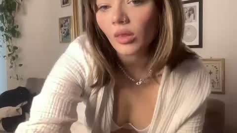 Snapshot of lill_daddysgirl chatting on 10.15.25 lilldaddysgirl online show from 10.15.25