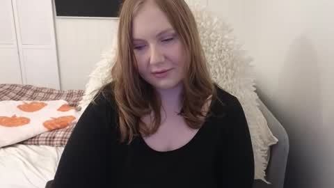 Snapshot of lilleambi chatting on 12.05.25 Anni online show from 12.05.25