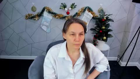 lillian_white1 online show from 12.26.24