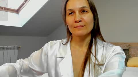 lillian_white1 online show from 02.12.25