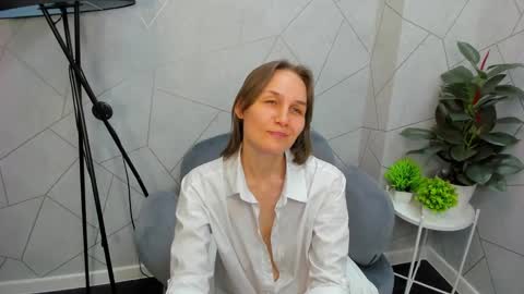 lillian_white1 online show from 03.11.25