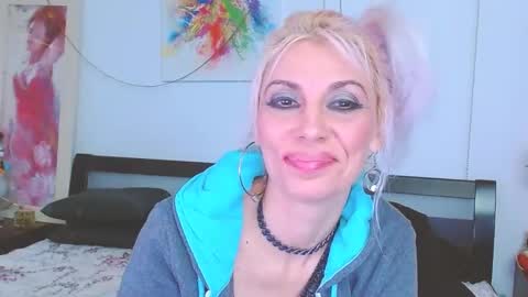 Lara online show from 02.05.25