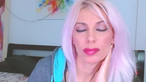 Lara online show from 02.22.25