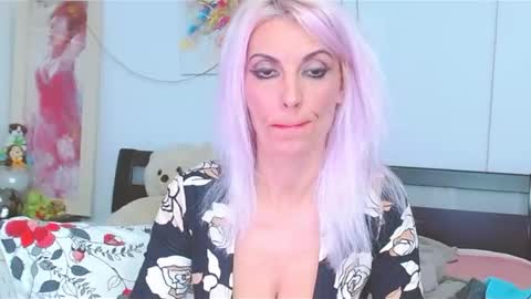 Lara online show from 10.09.25