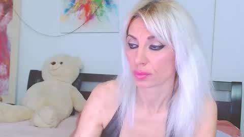 Lara online show from 04.19.26