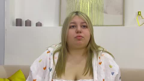 Snapshot of lillianhaig chatting on 12.22.24 LillianHaig online show from 12.22.24