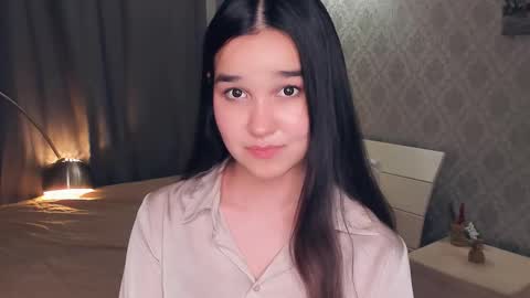 Celina Lillie online show from 12.04.25