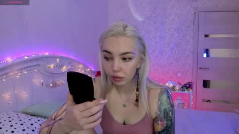 LilliMoore online show from 09.18.25