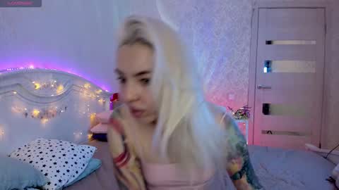 LilliMoore online show from 09.29.25