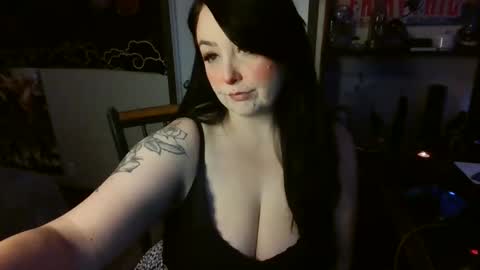 Snapshot of lillithdom chatting on 10.22.25 Lillith Blackk  online show from 10.22.25