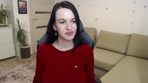 Snapshot of lilliyves chatting on 05.20.26 lilliyves online show from 05.20.26