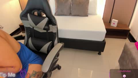 L I L L Y online show from 09.18.25