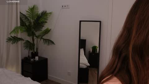 Lilly Colins online show from 01.05.25