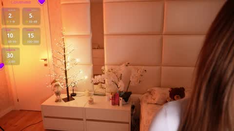 Snapshot of lilly_colins chatting on 02.13.26 Lilly Colins online show from 02.13.26