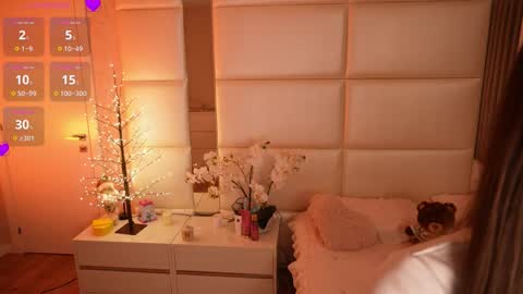 Snapshot of lilly_colins chatting on 02.25.26 Lilly Colins online show from 02.25.26