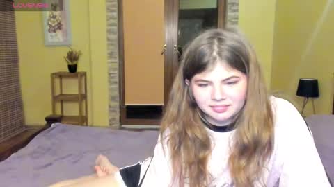 Snapshot of lilly_jess chatting on 10.29.25 Lilly online show from 10.29.25