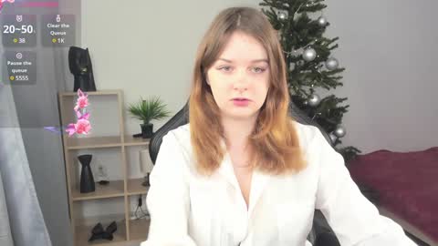 Snapshot of lilly_pretty_love chatting on 12.28.24 Lilly online show from 12.28.24