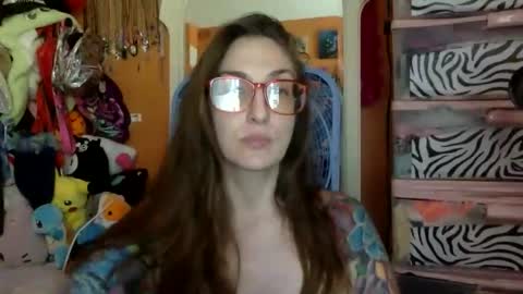 hi guys im back on here 3 online show from 03.05.26