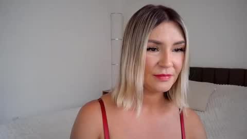 Snapshot of lillylux1993 chatting on 02.15.26 Lilly Lux online show from 02.15.26